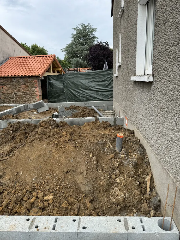 Terrassement et fondations avant extension — Saint-Macaire-en-Mauges (49)