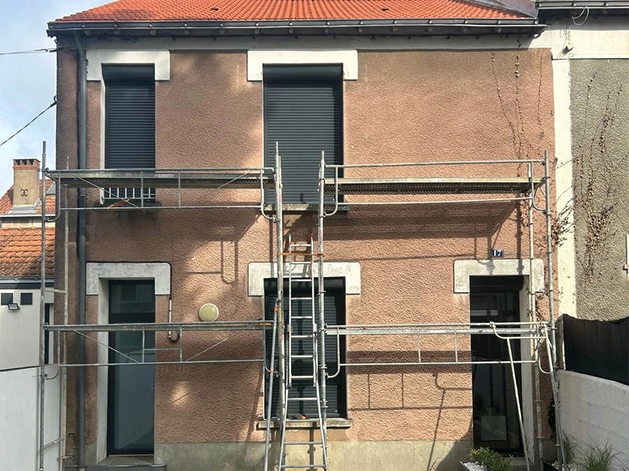 Façade avant ravalement — Cholet (49)